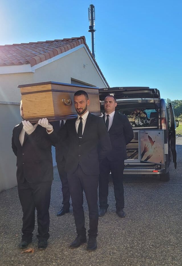 porteurs d un cercueil